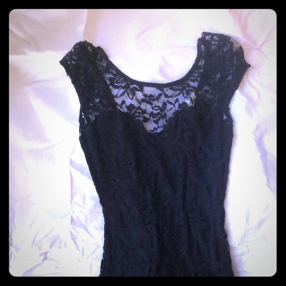 Sans Souci lace high-low dress